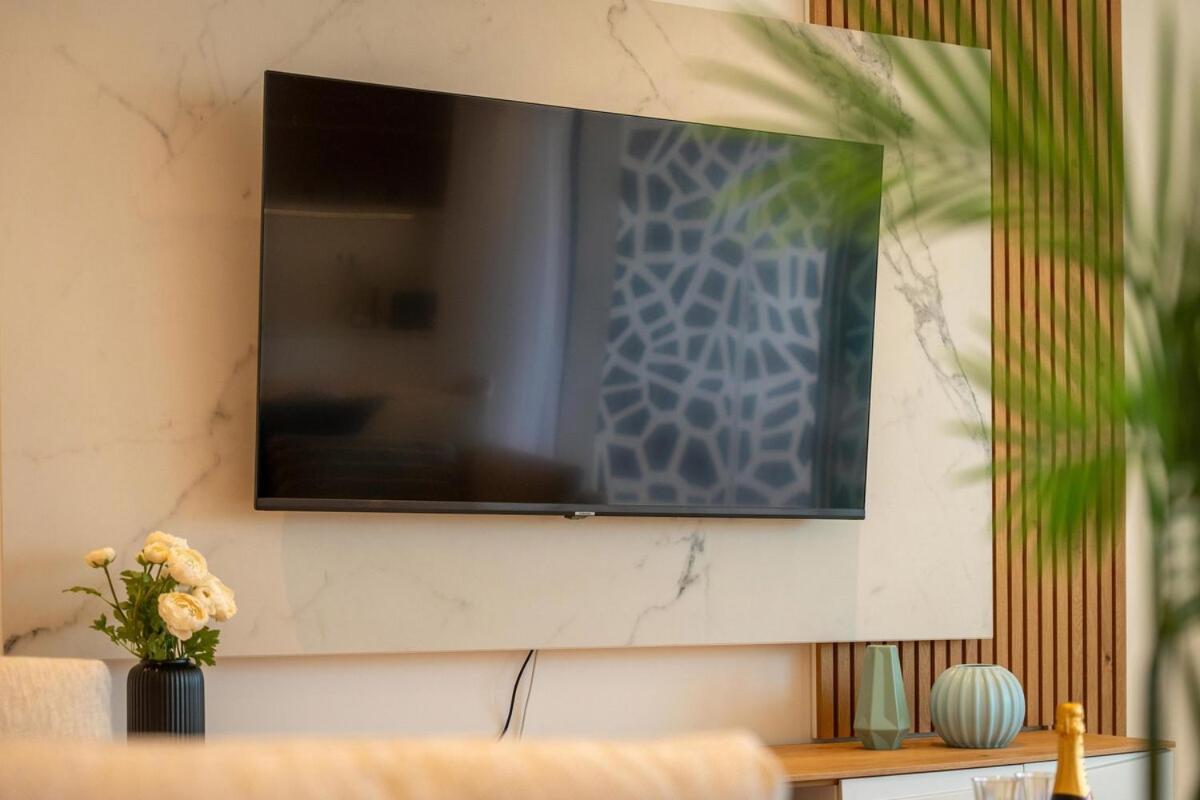 Luxury 3br Sea Views, Pool, Sauna, Gym * Lagos
