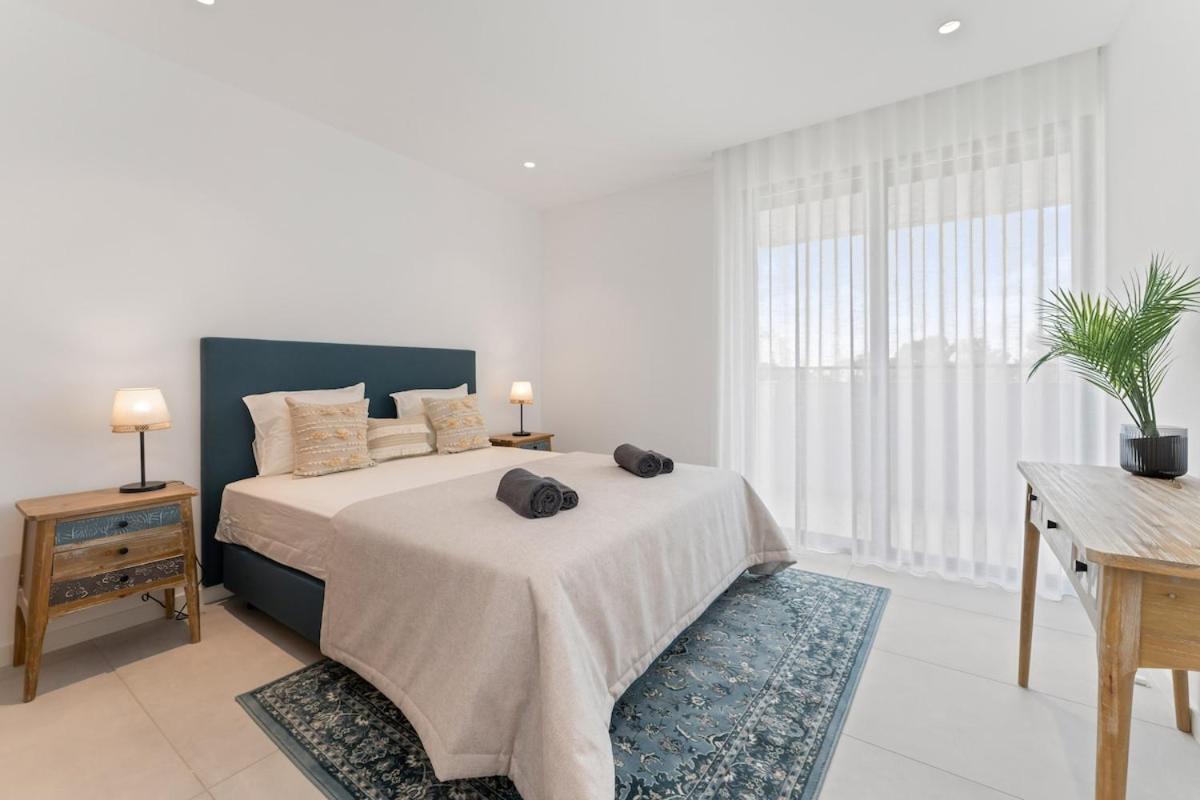 Luxury 3br Sea Views, Pool, Sauna, Gym *