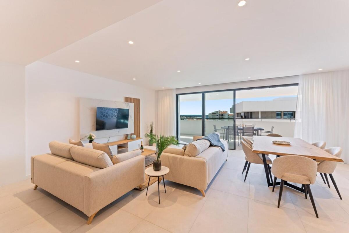 Luxury 3br Sea Views, Pool, Sauna, Gym * Lagos