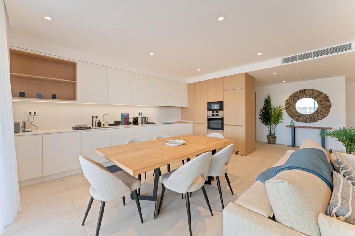 Apartment Luxury 3br Sea Views, Pool, Sauna, Gym